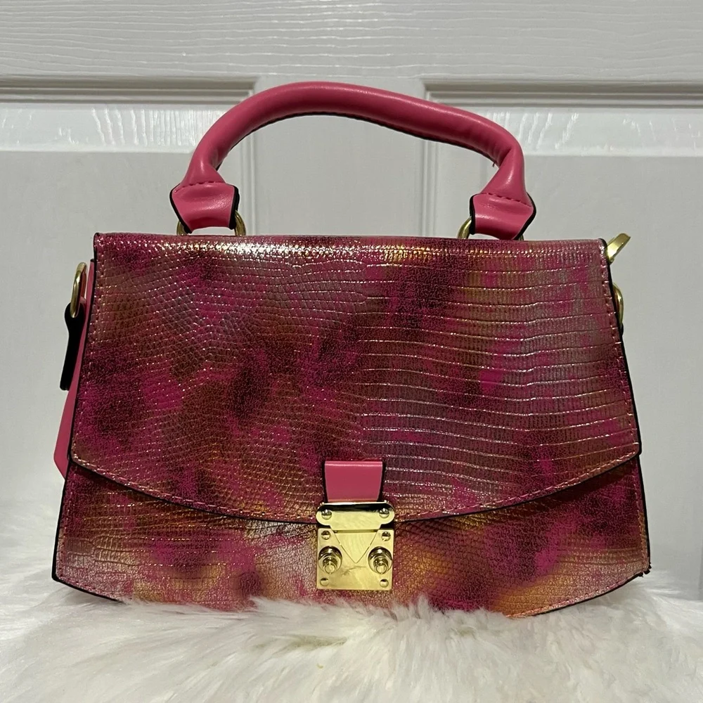 💗‎ *NEW* Elegant Pink and Gold Mini Women's Handbag